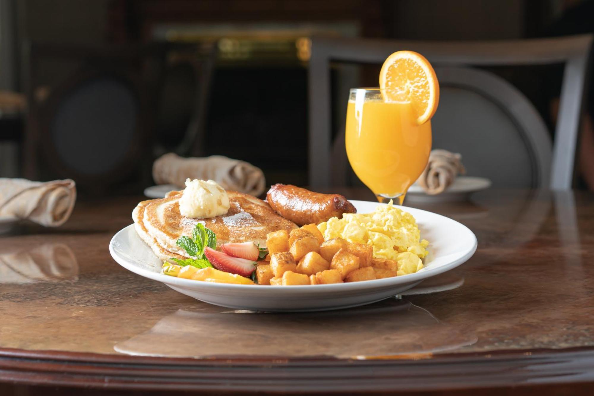 Fulton Steamboat Inn Ronks Bagian luar foto