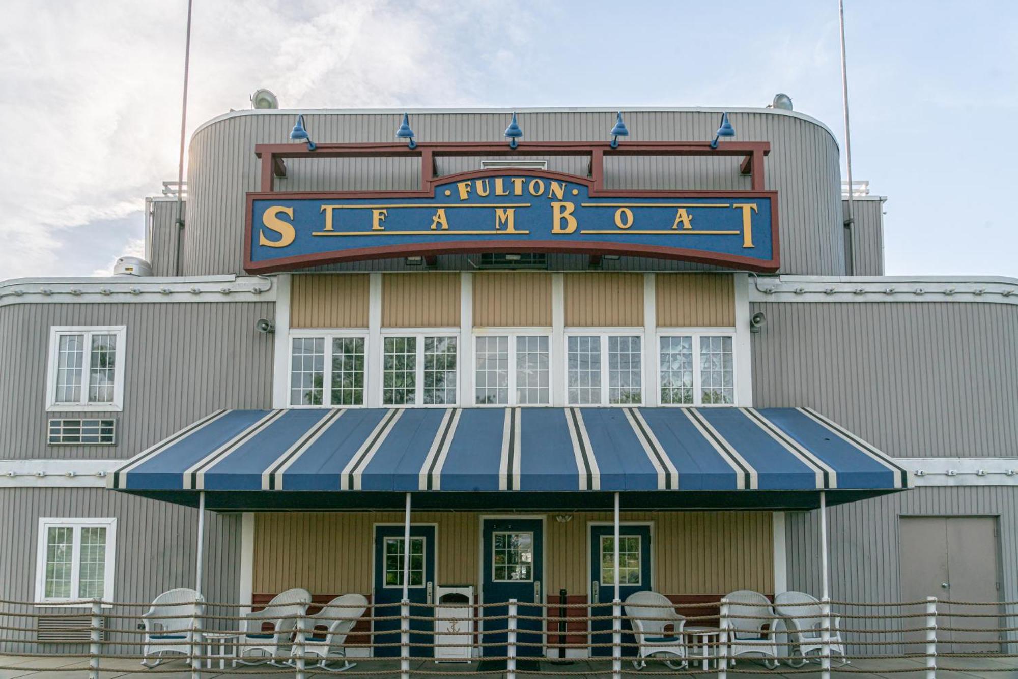 Fulton Steamboat Inn Ronks Bagian luar foto