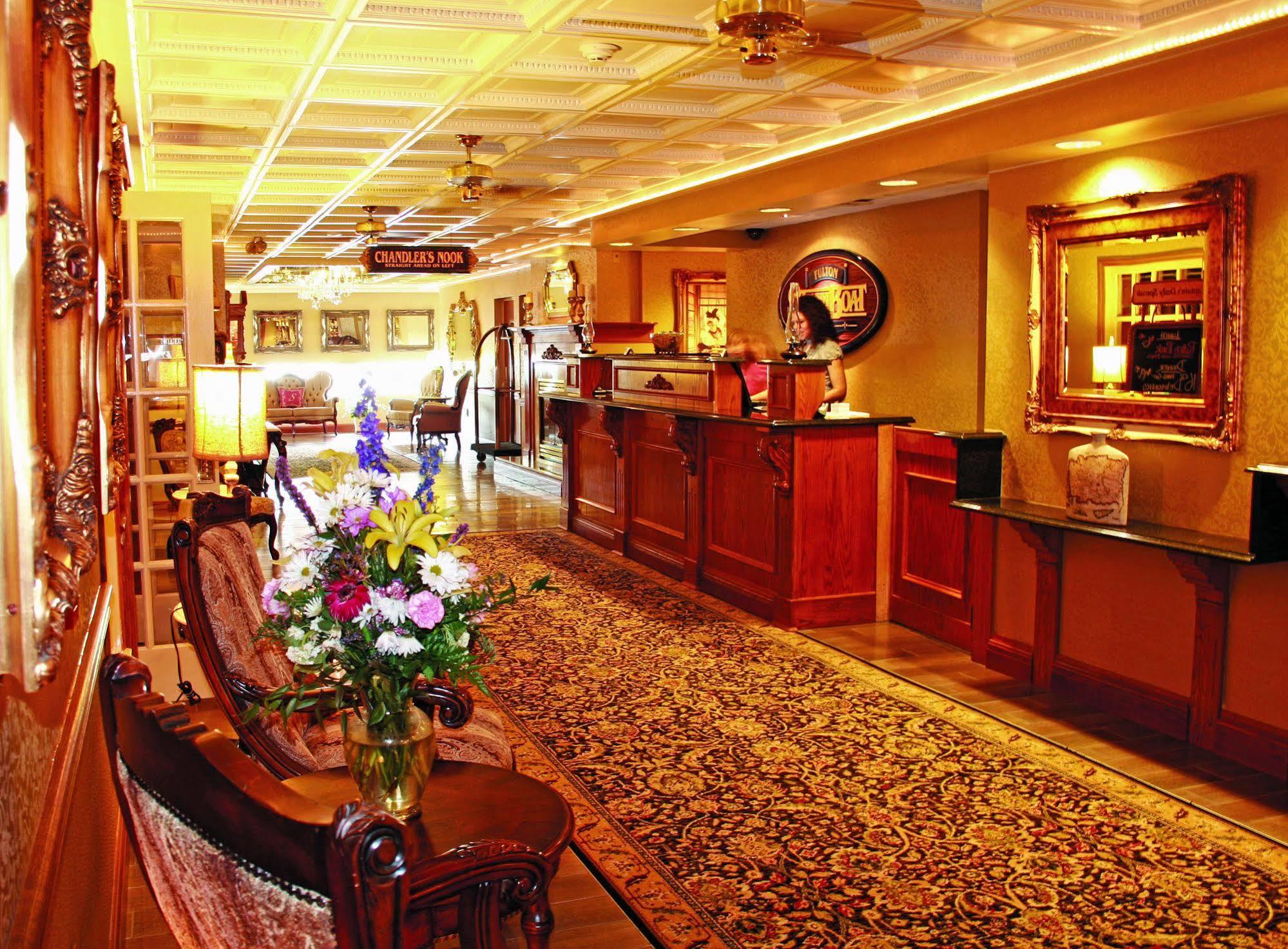 Fulton Steamboat Inn Ronks Bagian luar foto